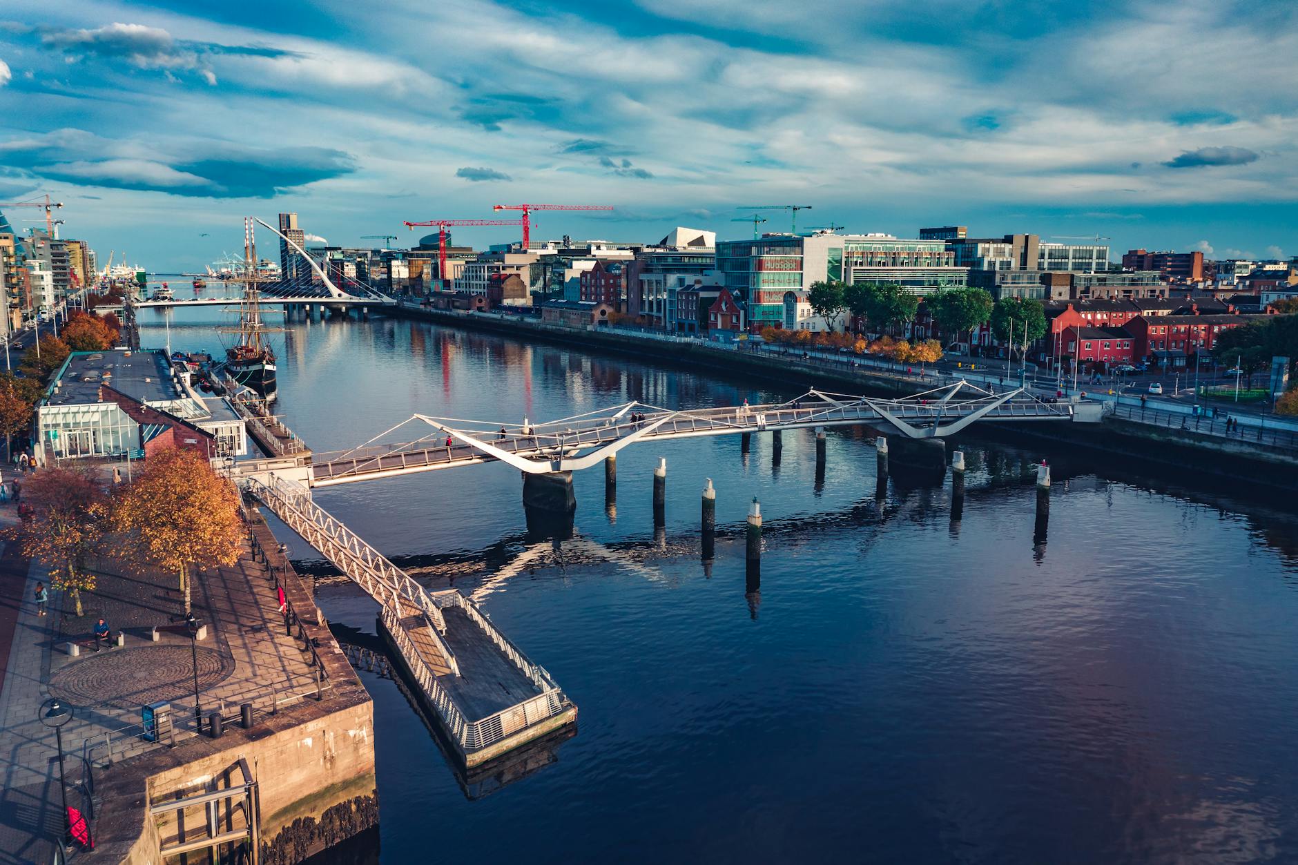 bridge under the blue sky