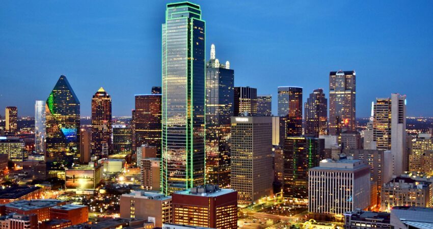 the bank of america plaza at dallas texas